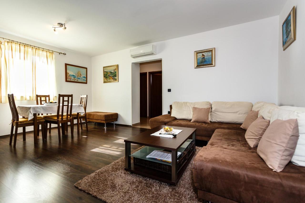 Premium Apartment Near Center And Beach With Parking Krk Town Exterior photo