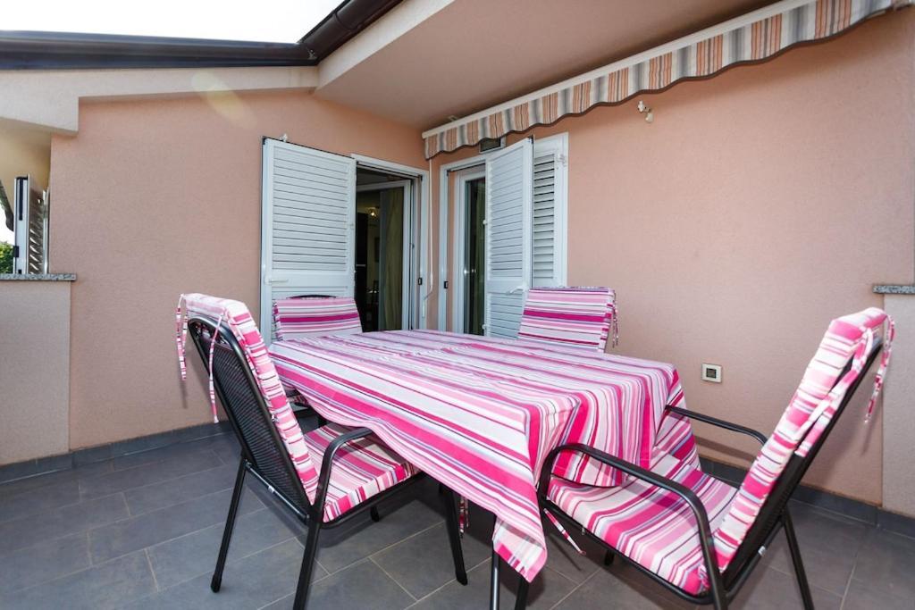 Premium Apartment Near Center And Beach With Parking Krk Town Exterior photo